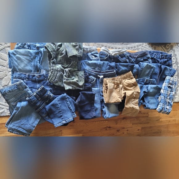 Lot of Boys Jeans 5T - Picture 1 of 1
